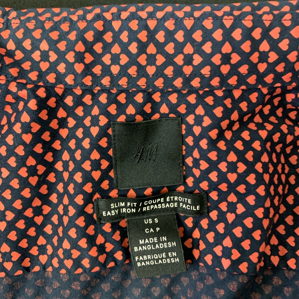 H & M Dress shirt size small. Worn once.